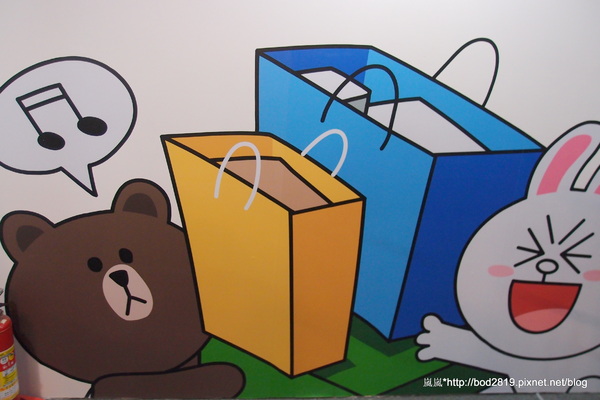 LINE FRIENDS互動樂園：【台北市林】LINE FRIENDS互動樂園－LINE主題人物跟你相見歡！可愛的饅頭人、兔兔等，還有四公尺高的熊大！（科學教育館七樓）