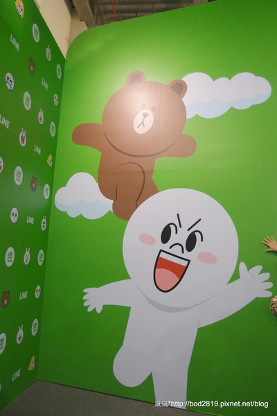 LINE FRIENDS互動樂園：【台北市林】LINE FRIENDS互動樂園－LINE主題人物跟你相見歡！可愛的饅頭人、兔兔等，還有四公尺高的熊大！（科學教育館七樓）