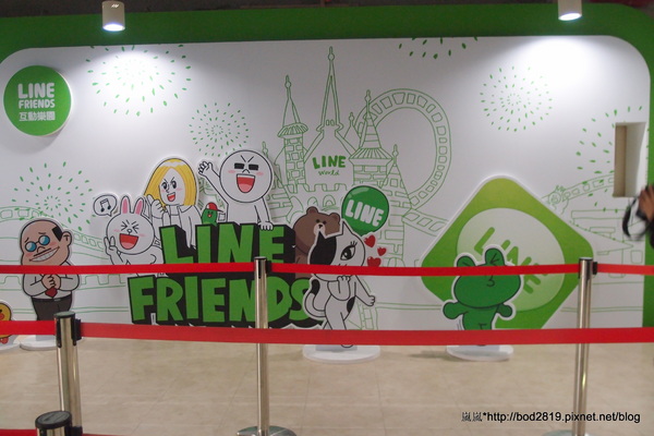 LINE FRIENDS互動樂園：【台北市林】LINE FRIENDS互動樂園－LINE主題人物跟你相見歡！可愛的饅頭人、兔兔等，還有四公尺高的熊大！（科學教育館七樓）