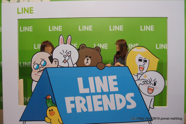 LINE FRIENDS互動樂園：【台北市林】LINE FRIENDS互動樂園－LINE主題人物跟你相見歡！可愛的饅頭人、兔兔等，還有四公尺高的熊大！（科學教育館七樓）