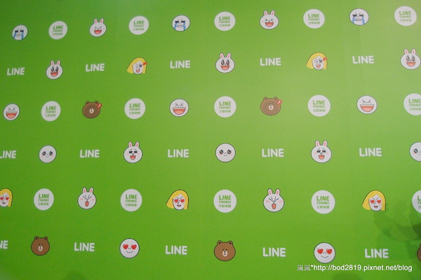 LINE FRIENDS互動樂園：【台北市林】LINE FRIENDS互動樂園－LINE主題人物跟你相見歡！可愛的饅頭人、兔兔等，還有四公尺高的熊大！（科學教育館七樓）