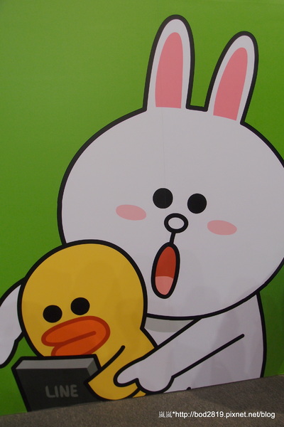 LINE FRIENDS互動樂園：【台北市林】LINE FRIENDS互動樂園－LINE主題人物跟你相見歡！可愛的饅頭人、兔兔等，還有四公尺高的熊大！（科學教育館七樓）