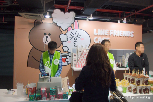 LINE FRIENDS互動樂園：【台北市林】LINE FRIENDS互動樂園－LINE主題人物跟你相見歡！可愛的饅頭人、兔兔等，還有四公尺高的熊大！（科學教育館七樓）