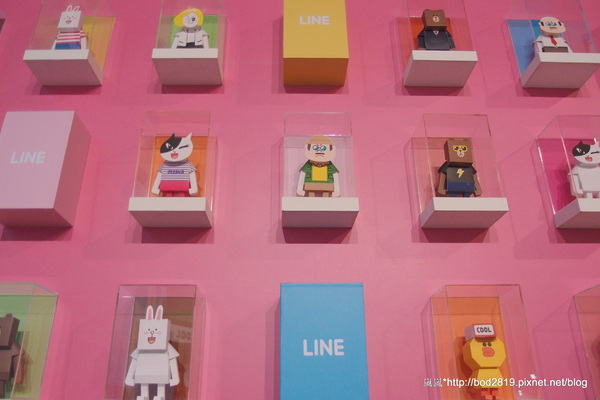 LINE FRIENDS互動樂園：【台北市林】LINE FRIENDS互動樂園－LINE主題人物跟你相見歡！可愛的饅頭人、兔兔等，還有四公尺高的熊大！（科學教育館七樓）