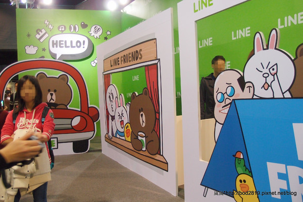 LINE FRIENDS互動樂園：【台北市林】LINE FRIENDS互動樂園－LINE主題人物跟你相見歡！可愛的饅頭人、兔兔等，還有四公尺高的熊大！（科學教育館七樓）