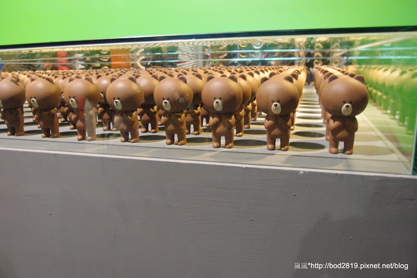 LINE FRIENDS互動樂園：【台北市林】LINE FRIENDS互動樂園－LINE主題人物跟你相見歡！可愛的饅頭人、兔兔等，還有四公尺高的熊大！（科學教育館七樓）