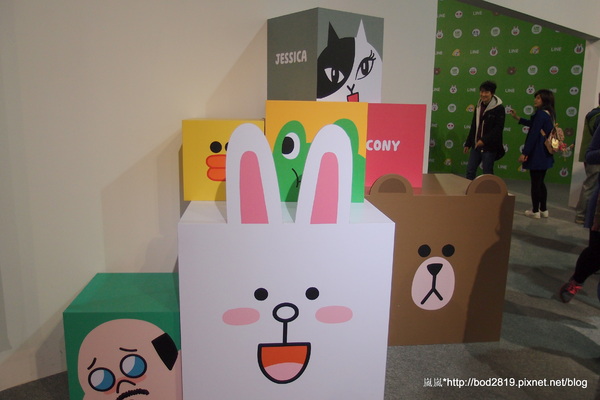 LINE FRIENDS互動樂園：【台北市林】LINE FRIENDS互動樂園－LINE主題人物跟你相見歡！可愛的饅頭人、兔兔等，還有四公尺高的熊大！（科學教育館七樓）