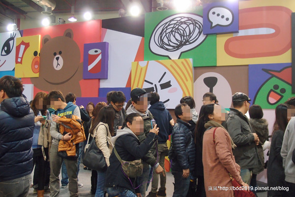 LINE FRIENDS互動樂園：【台北市林】LINE FRIENDS互動樂園－LINE主題人物跟你相見歡！可愛的饅頭人、兔兔等，還有四公尺高的熊大！（科學教育館七樓）