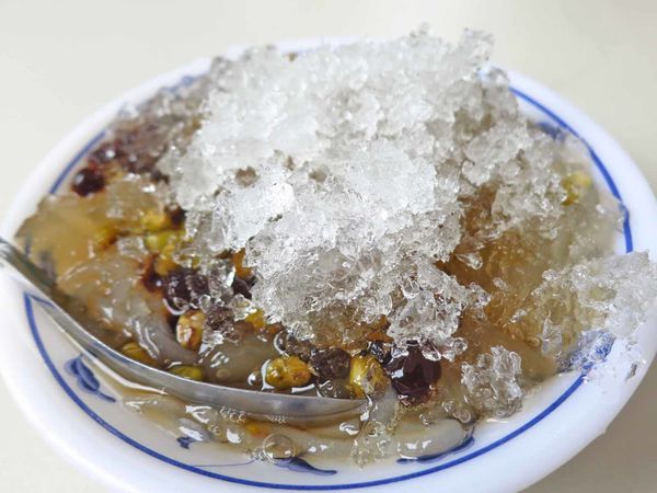 【新莊美食】公園一路粉條冰-夏天才能吃到的隱藏版冰店