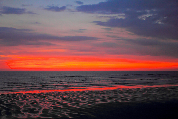 海天一線看海區：[遊記]【新竹市】南寮漁港。 海天一線看海區火燒雲美景