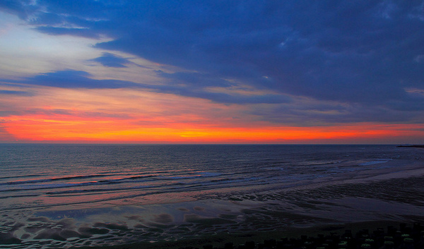 海天一線看海區：[遊記]【新竹市】南寮漁港。 海天一線看海區火燒雲美景