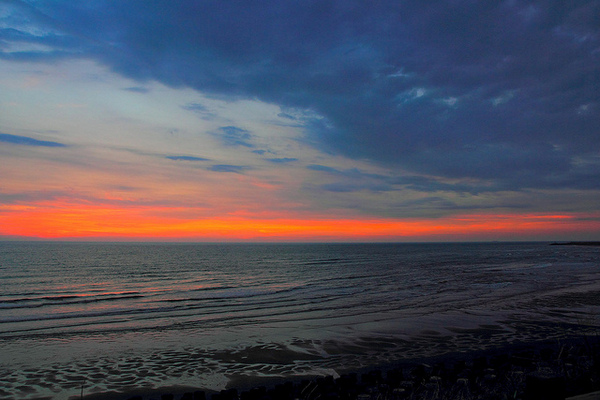 海天一線看海區：[遊記]【新竹市】南寮漁港。 海天一線看海區火燒雲美景