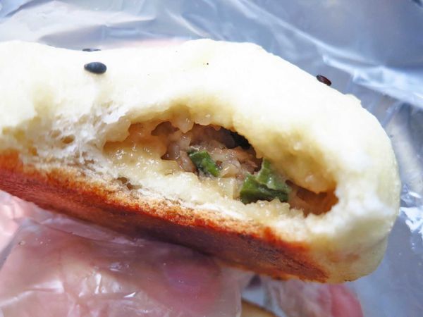 【蘆洲美食】港式阿郎鮮肉包-皮薄餡多會爆漿的水煎包