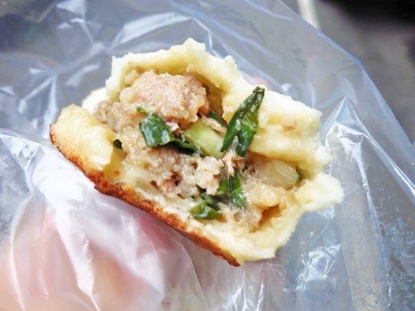 【蘆洲美食】港式阿郎鮮肉包-皮薄餡多會爆漿的水煎包