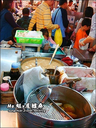 麵線羹‧肉圓(基隆廟口38攤)：[基隆廟口] 炸肚也要吃！60年老店肉圓+殘念阿華炒麵