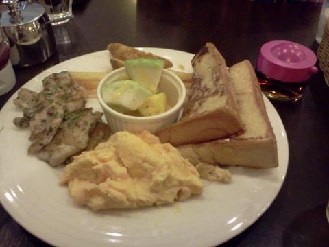 Chez Moi Cafe 來我家吧:中山站的好朋友 Chez Moi 來我家吧!