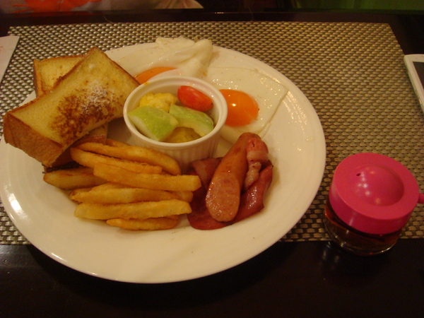 Chez Moi Cafe 來我家吧:中山站的好朋友 Chez Moi 來我家吧!