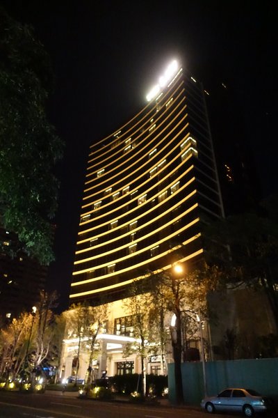 阿秋大肥鵝:(胖樺食記)台中推薦必吃美食『阿秋大肥鵝』。眾多熱炒美味下飯適合多人聚餐公司尾牙