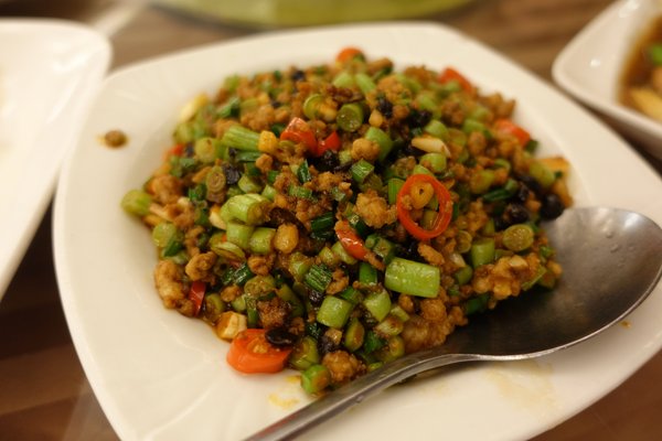 阿秋大肥鵝:(胖樺食記)台中推薦必吃美食『阿秋大肥鵝』。眾多熱炒美味下飯適合多人聚餐公司尾牙