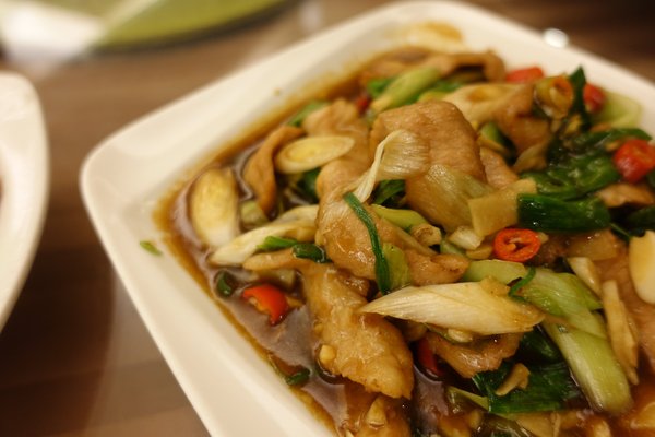 阿秋大肥鵝:(胖樺食記)台中推薦必吃美食『阿秋大肥鵝』。眾多熱炒美味下飯適合多人聚餐公司尾牙