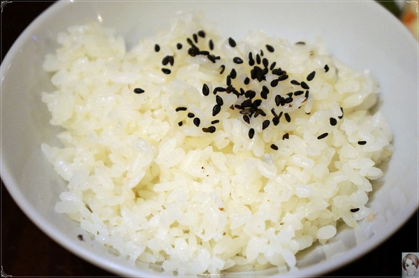 CHIFFON:台北 捷運中山站 CHIFFON~美味戚風蛋糕裡藏著人氣炸雞