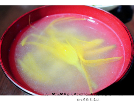 CHIFFON：【食記】oO。台北市　Chiffon 日式手作蛋糕　日式手作蛋糕店，居然有賣鹹餐點，而且雞肉球跟壘球一樣大顆，大家趕快來吃～！。o○。