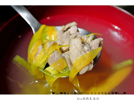 CHIFFON：【食記】oO。台北市　Chiffon 日式手作蛋糕　日式手作蛋糕店，居然有賣鹹餐點，而且雞肉球跟壘球一樣大顆，大家趕快來吃～！。o○。