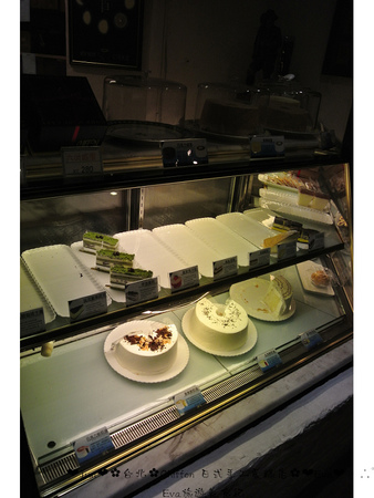 CHIFFON：【食記】oO。台北市　Chiffon 日式手作蛋糕　日式手作蛋糕店，居然有賣鹹餐點，而且雞肉球跟壘球一樣大顆，大家趕快來吃～！。o○。