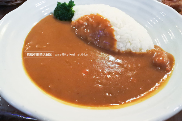 CHIFFON:【台北|CHIFFON CAKE】炸雞味美 甜點值得期待!!