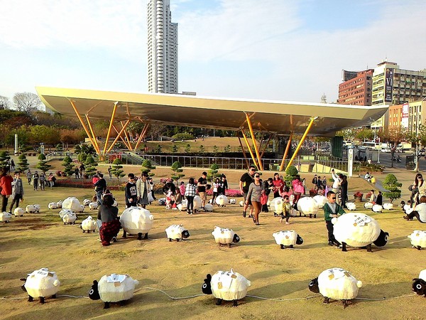 中央公園站：野放吉羊幸福久久~