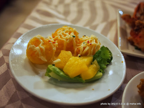 通豪大飯店-珍寶樓：【食記】台中北區-Plaza International Hotel 通豪大飯店珍寶樓中餐廳港式飲茶吃到飽 : 古箏Live超享受,一個人也能勇點23道…XD