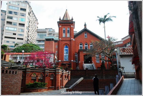 淡水老街：淡水小鎮邂逅櫻花散策