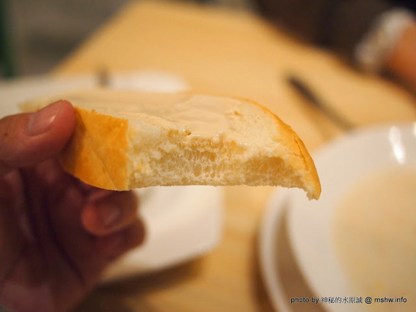 LOPHIL'S菲淇士義式廚房：【食記】台中LOPHIL’S PASTA菲淇士義式廚房@北區一中街商圈 : 非歧視,低消是你的寶貴時間!平價高水準,Q彈實在的義大利麵