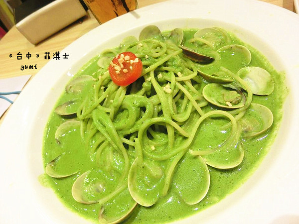 LOPHIL'S菲淇士義式廚房：【台中食記】一中商圈學生最愛♥平價義大利麵@LOPHIL'S菲淇士義式廚房