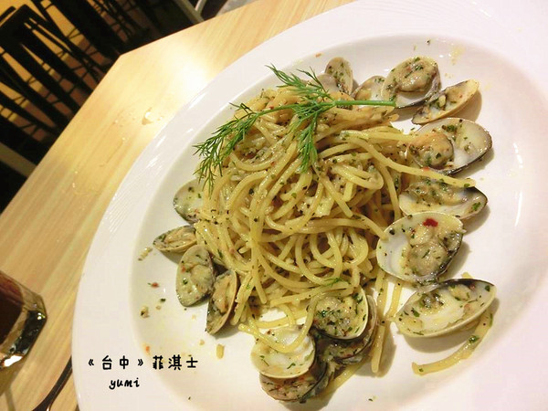 LOPHIL'S菲淇士義式廚房：【台中食記】一中商圈學生最愛♥平價義大利麵@LOPHIL'S菲淇士義式廚房