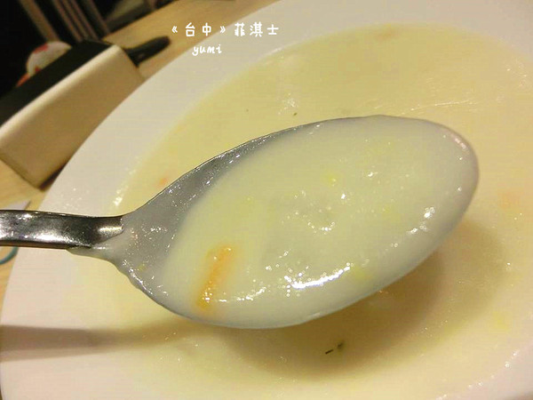 LOPHIL'S菲淇士義式廚房：【台中食記】一中商圈學生最愛♥平價義大利麵@LOPHIL'S菲淇士義式廚房