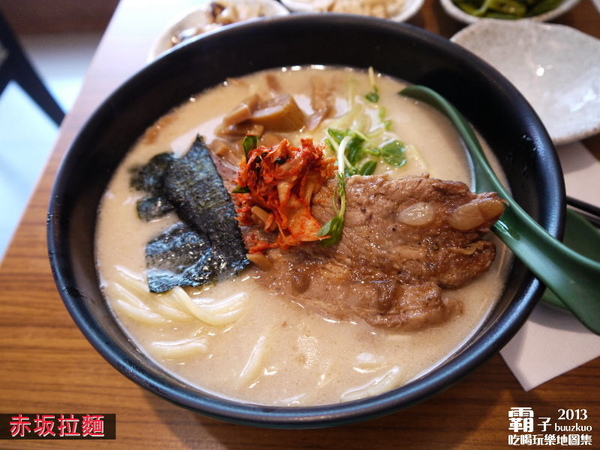 赤坂拉麵(崇德店)：吃完超有罪惡感的「肋排拉麵」，「赤坂拉麵」(崇德店)