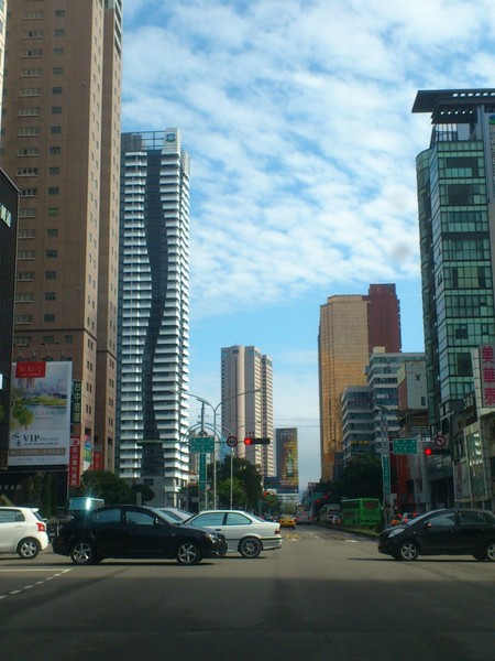 瓦城泰式料理(台中 中友百貨):〞泰〞好吃拉~~美味下午茶X瓦城泰式料理