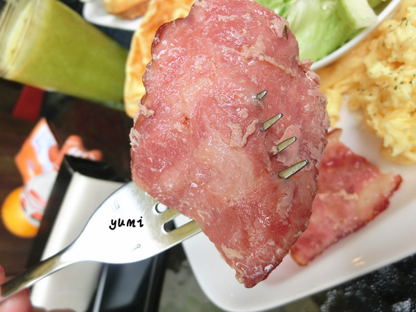 三角函數(旗鑑店)：【台中食記】一天之計在於晨 悠閒享受早午餐@三角函數