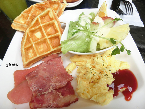 三角函數(旗鑑店)：【台中食記】一天之計在於晨 悠閒享受早午餐@三角函數