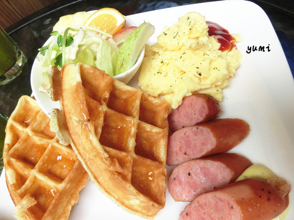 三角函數(旗鑑店)：【台中食記】一天之計在於晨 悠閒享受早午餐@三角函數