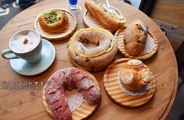 歐客佬咖啡麵包甜點太原路35