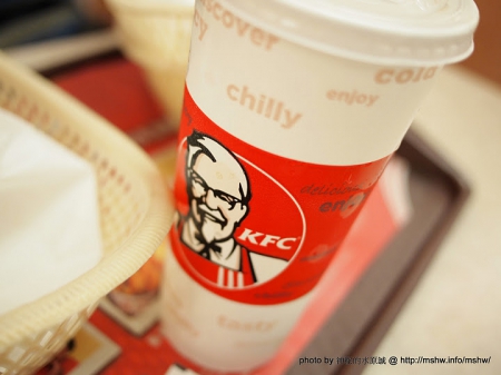 肯德基(台中五權餐廳):景深都沒控制好XD 不過餓了也沒辦法 ~ 台中〞肯德基KFC〞五權店