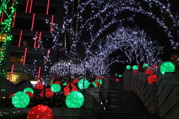 台北統一阪急百貨:台北信義『統一阪急百貨』愛‧分享