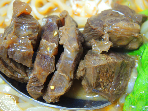 小林牛肉麵：哩哩摳摳【創造宅經濟･台中小林牛肉麵】牛肉麵和獅子頭絕配