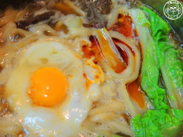 小林牛肉麵：哩哩摳摳【創造宅經濟･台中小林牛肉麵】牛肉麵和獅子頭絕配