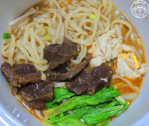 小林牛肉麵：哩哩摳摳【創造宅經濟･台中小林牛肉麵】牛肉麵和獅子頭絕配