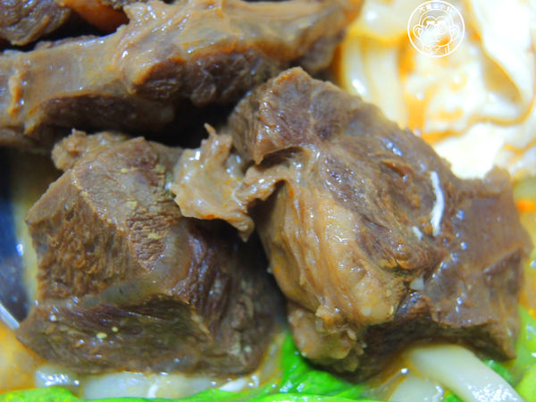 小林牛肉麵：哩哩摳摳【創造宅經濟･台中小林牛肉麵】牛肉麵和獅子頭絕配