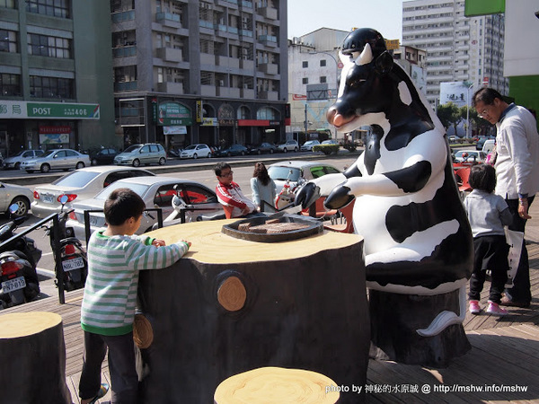 赤鬼炙燒牛排館(崇德店):【食記】嘖嘖…這麼X難怪年終有90個月 @ 台中北屯-赤鬼牛排-崇德店