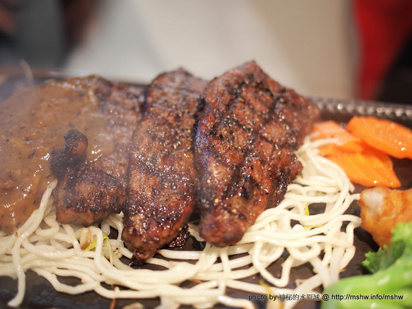 赤鬼炙燒牛排館(崇德店):【食記】嘖嘖…這麼X難怪年終有90個月 @ 台中北屯-赤鬼牛排-崇德店